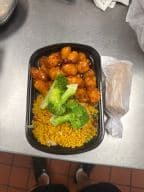 Best C11. General Tso’s Chicken (Combo Platter)左宗鸡 in Southport, NC